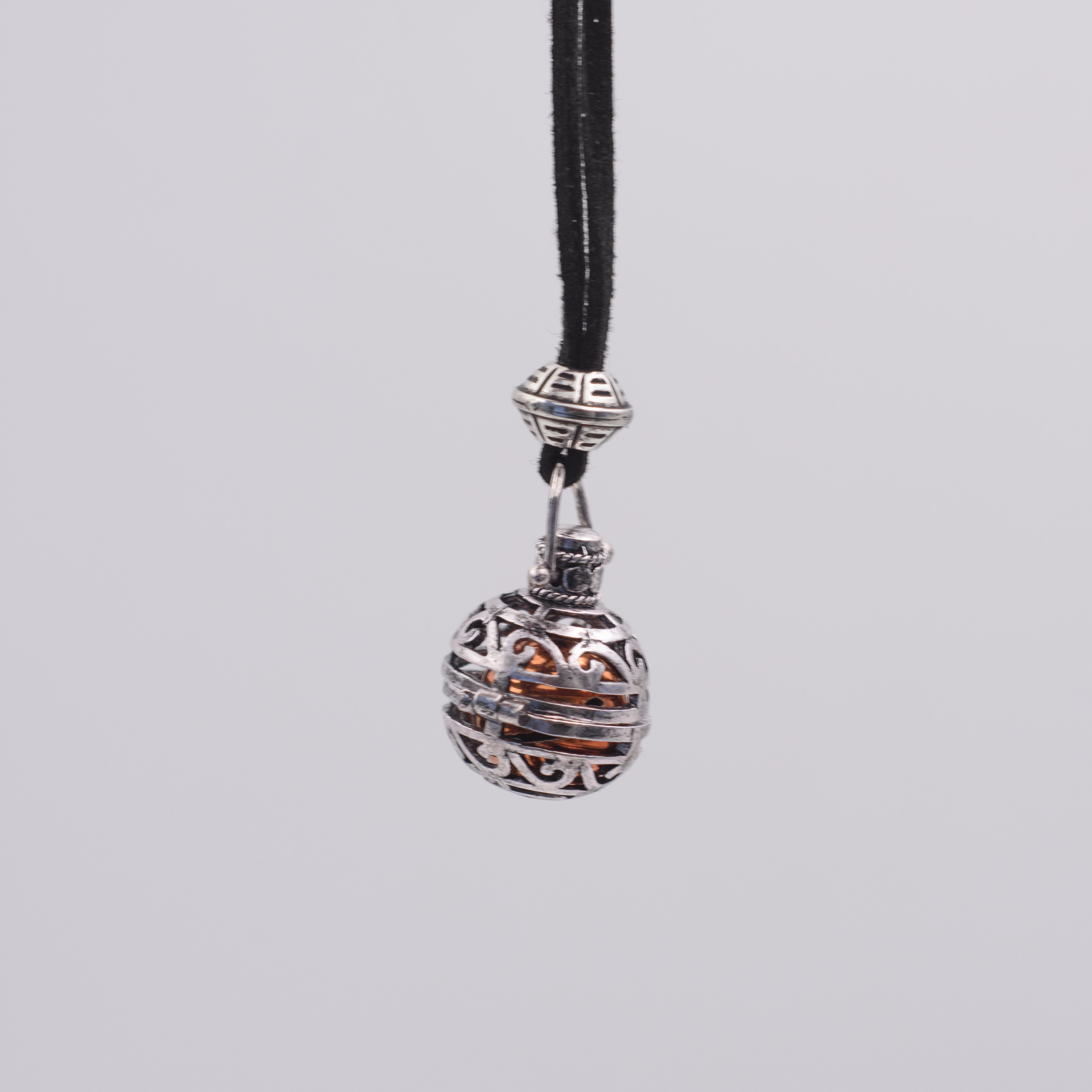 Llamador de Ángeles gris y naranja