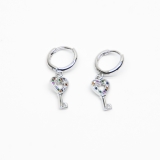 Pendientes llave corazón circonitas